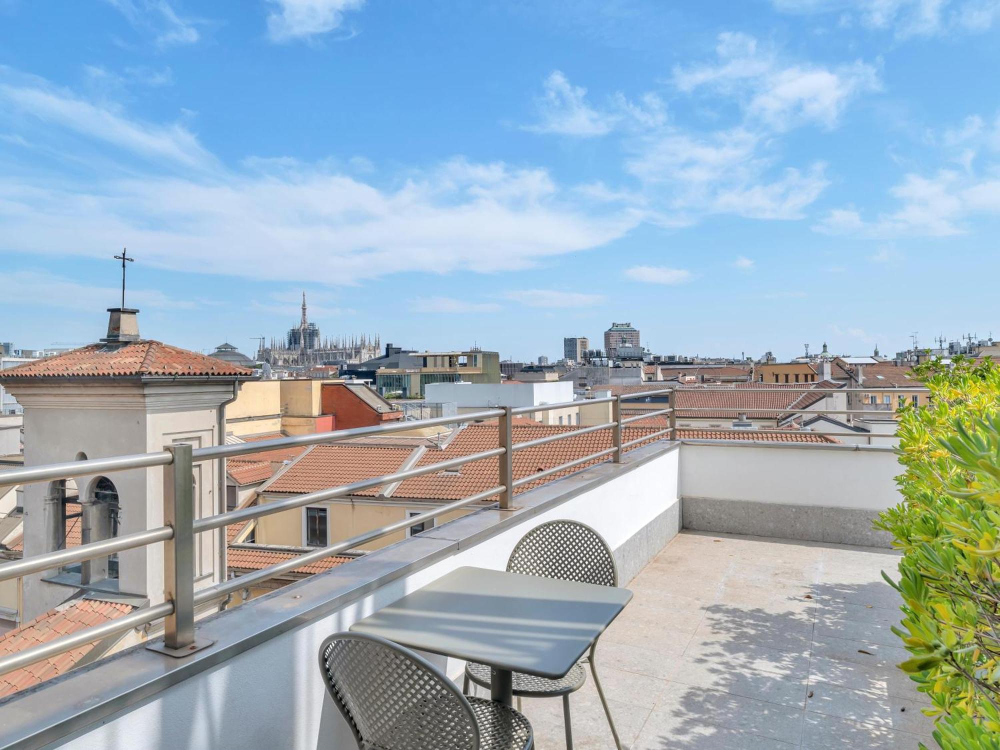 B&B Hotel Milano City Center Duomo Exterior photo