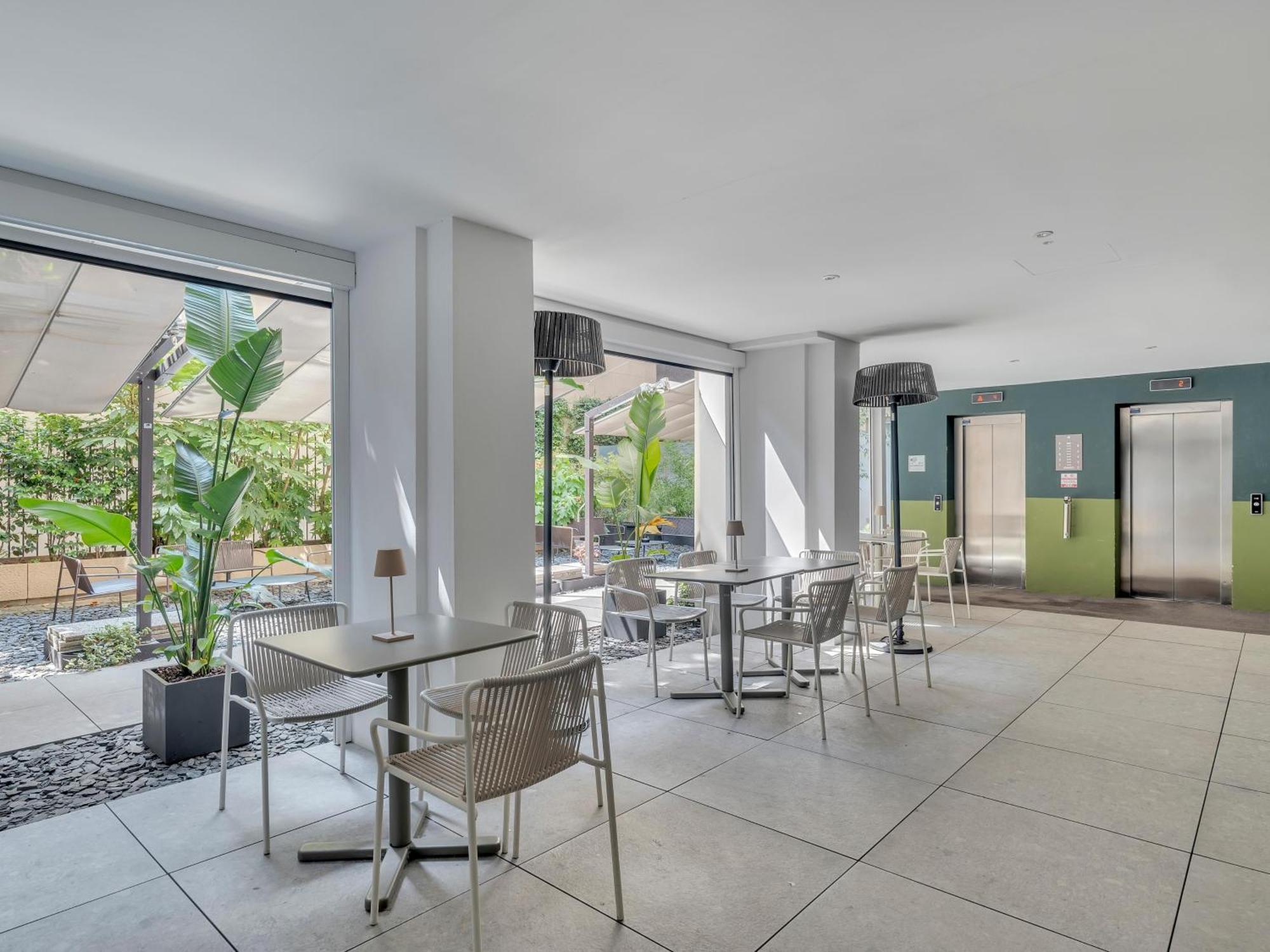 B&B Hotel Milano City Center Duomo Exterior photo