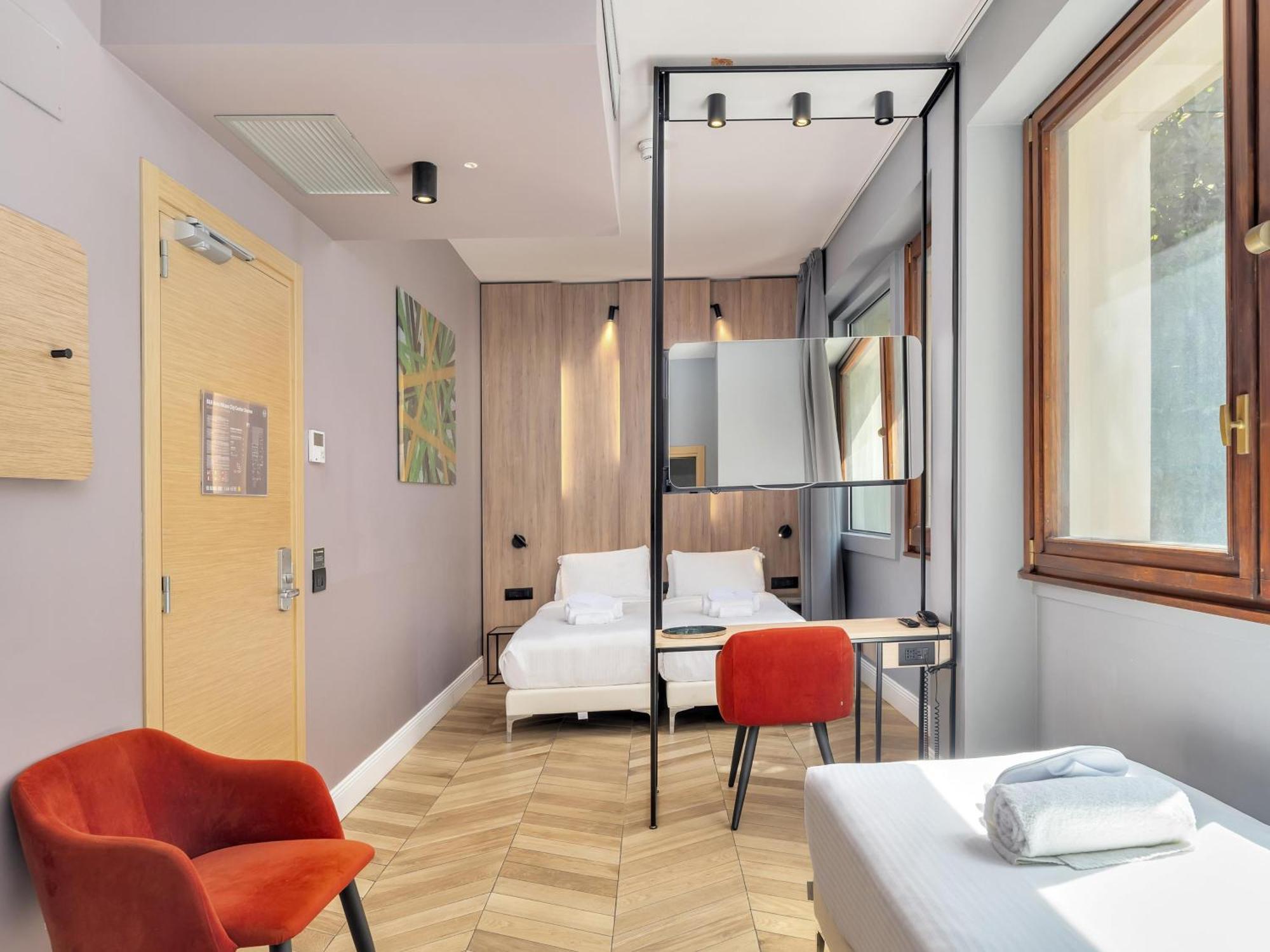 B&B Hotel Milano City Center Duomo Exterior photo
