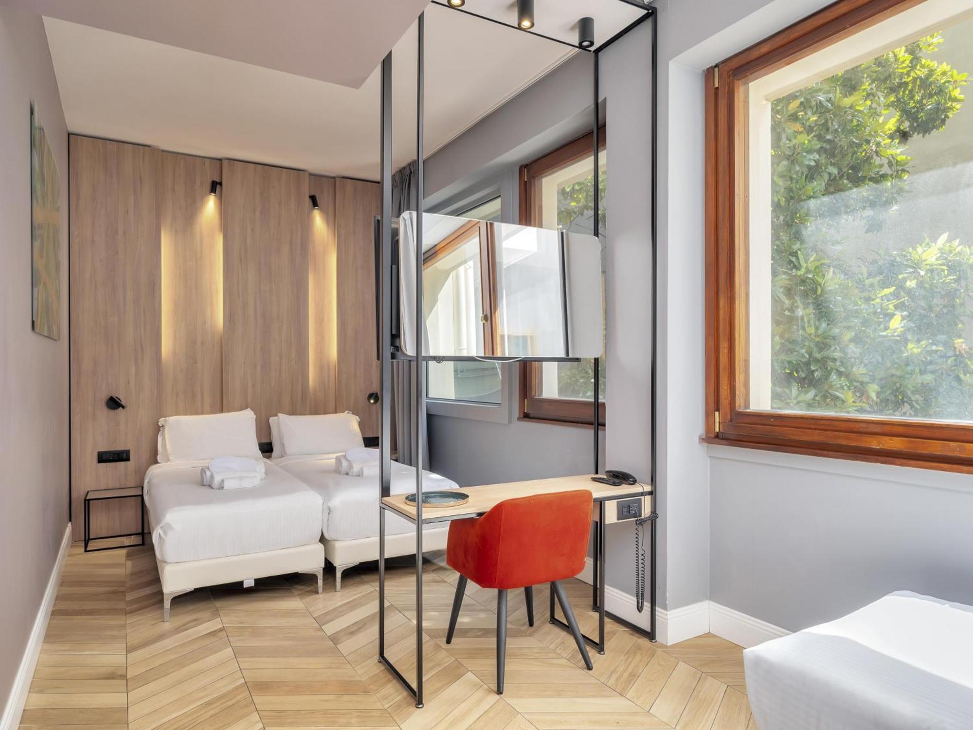 B&B Hotel Milano City Center Duomo Exterior photo