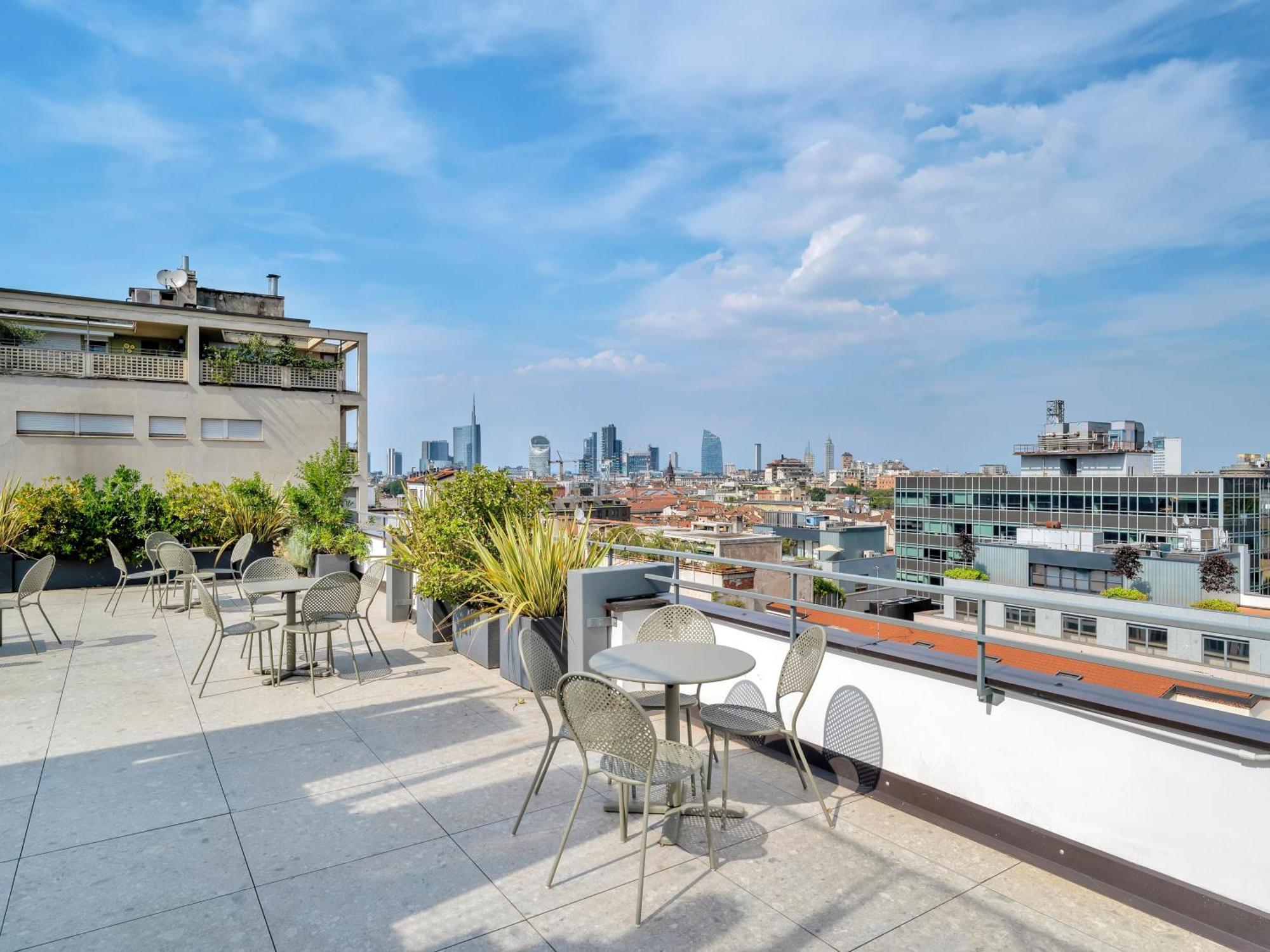 B&B Hotel Milano City Center Duomo Exterior photo