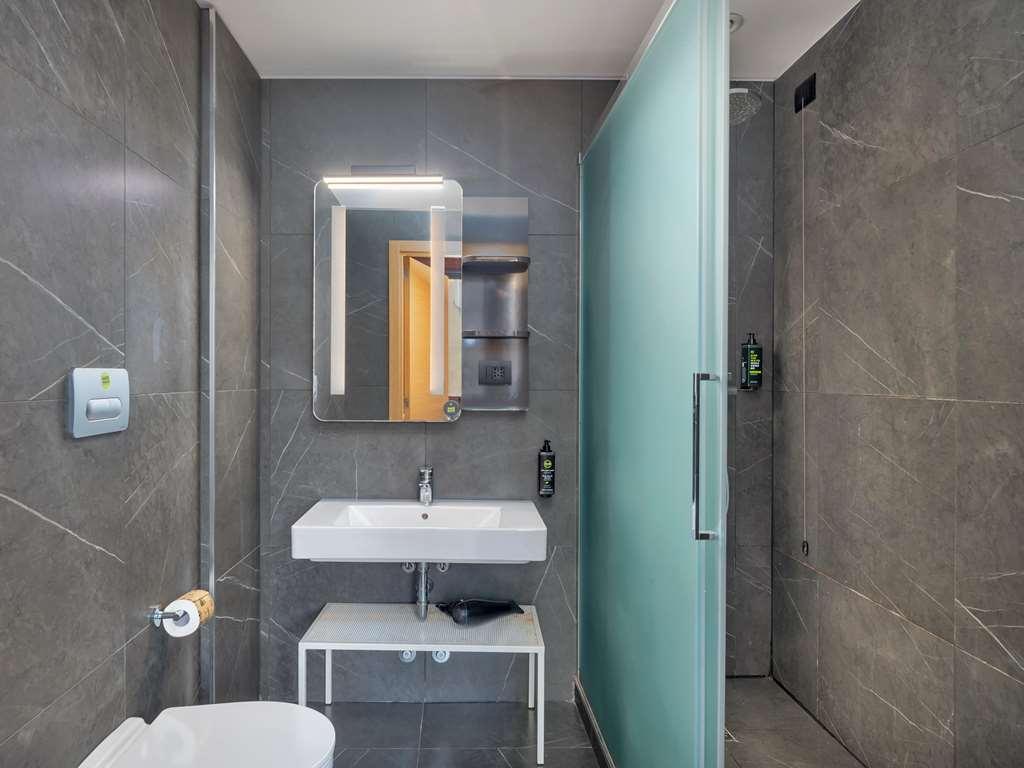 B&B Hotel Milano City Center Duomo Room photo