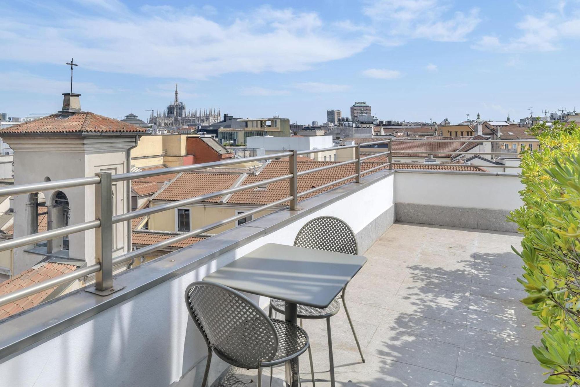 B&B Hotel Milano City Center Duomo Exterior photo